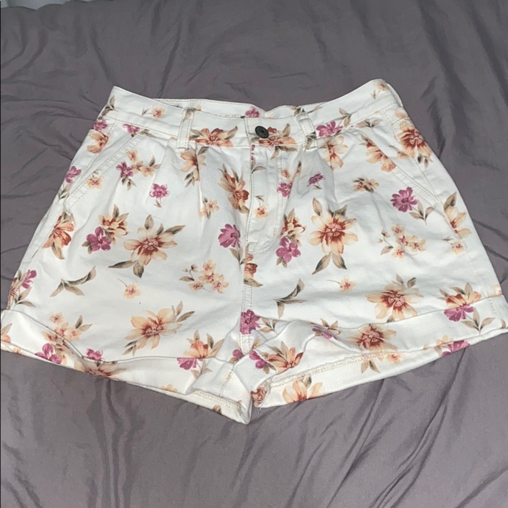 American Eagle mom shorts